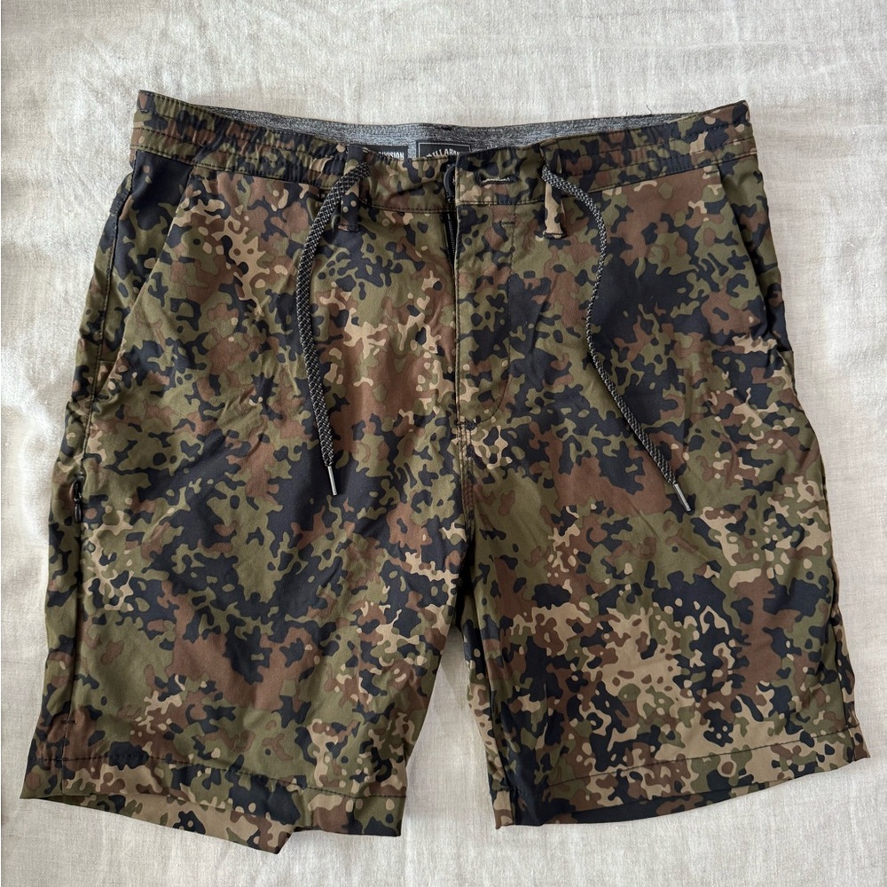 Billabong Camouflage Drawstring Shorts NWOT - Hybrid Surftrek Shorts 19"